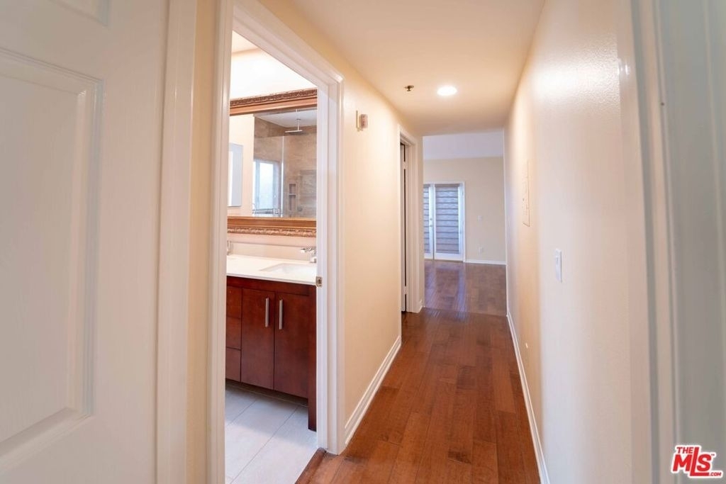 12011 Goshen Avenue - Photo 22