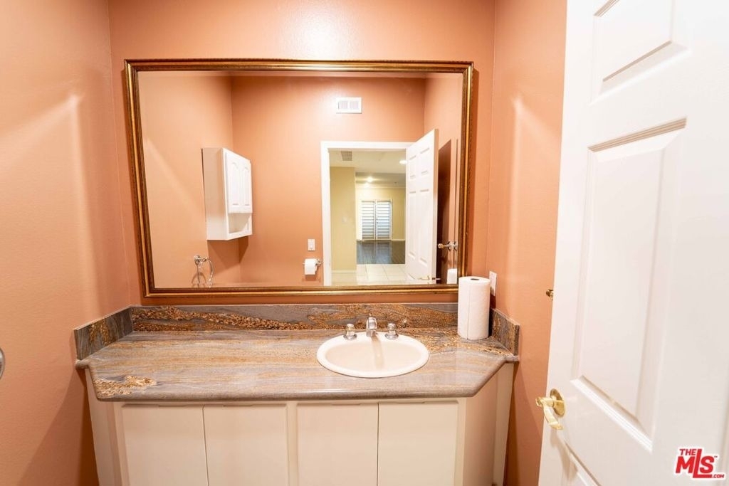 12011 Goshen Avenue - Photo 13