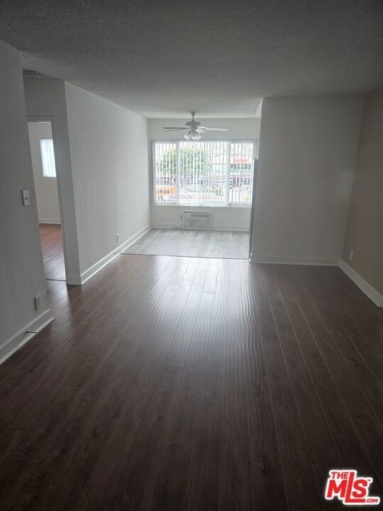 543 S Oxford Avenue - Photo 2