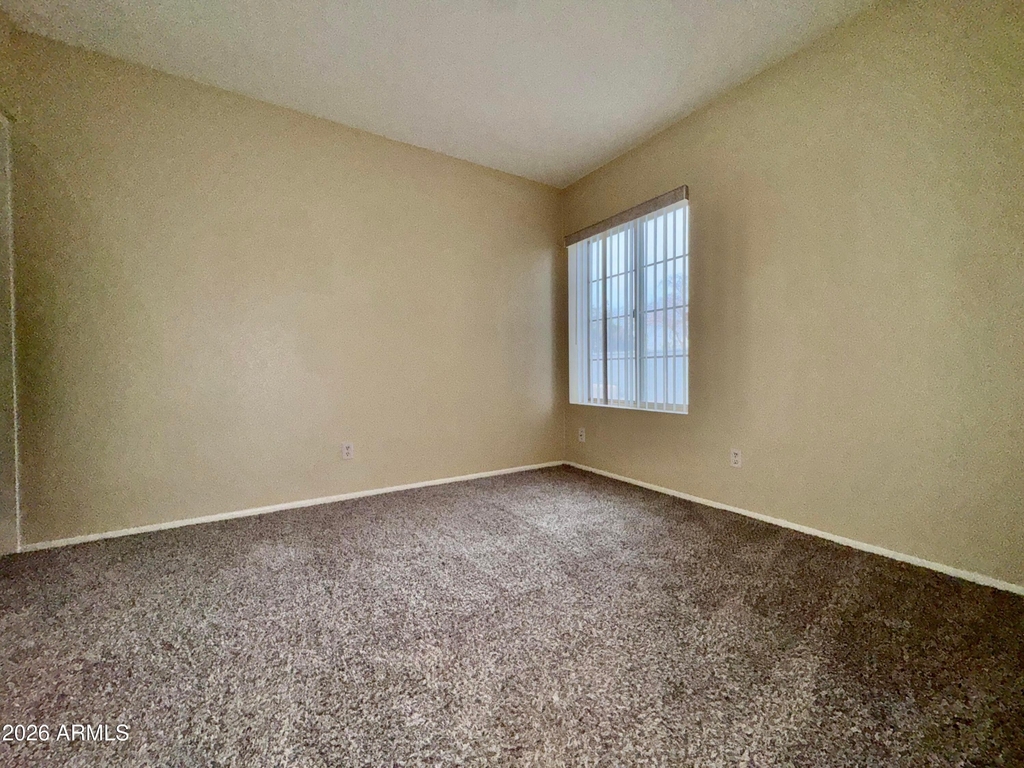 2910 W Marconi Avenue - Photo 11