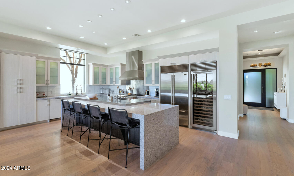 2 E Biltmore Estates Drive - Photo 2