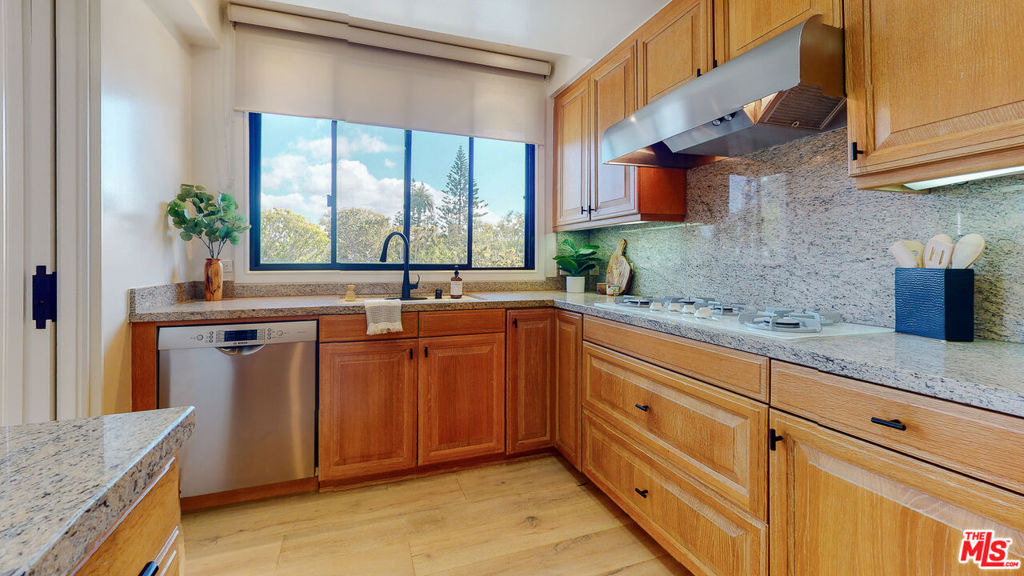 701 Ocean Avenue - Photo 19
