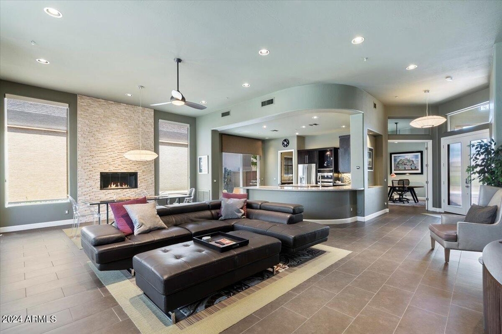 8228 E Mohawk Lane - Photo 2