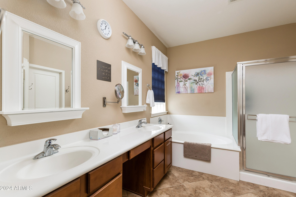 8408 W Midway Avenue - Photo 32
