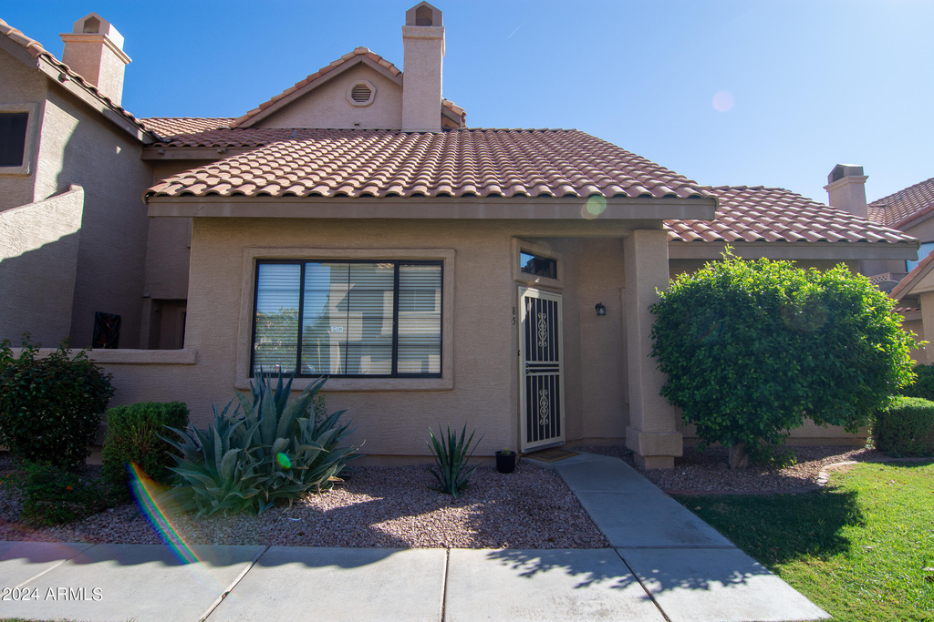 1001 N Pasadena Street - Photo 1