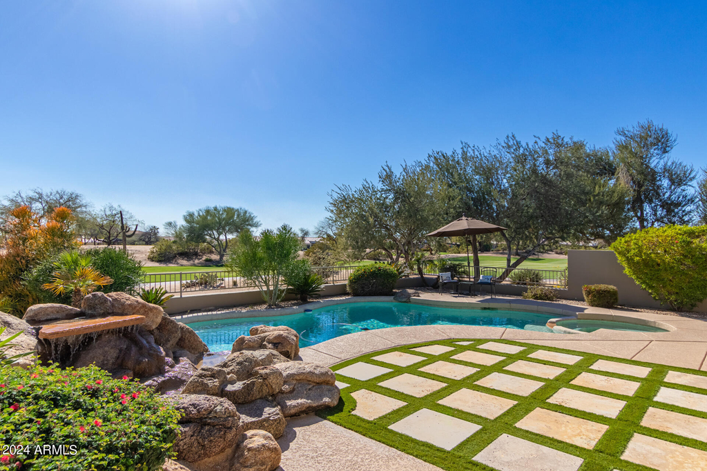 17220 N 79th Street - Photo 1