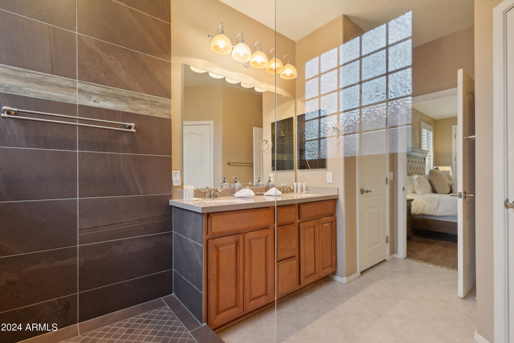 312 S 172nd Drive - Photo 15
