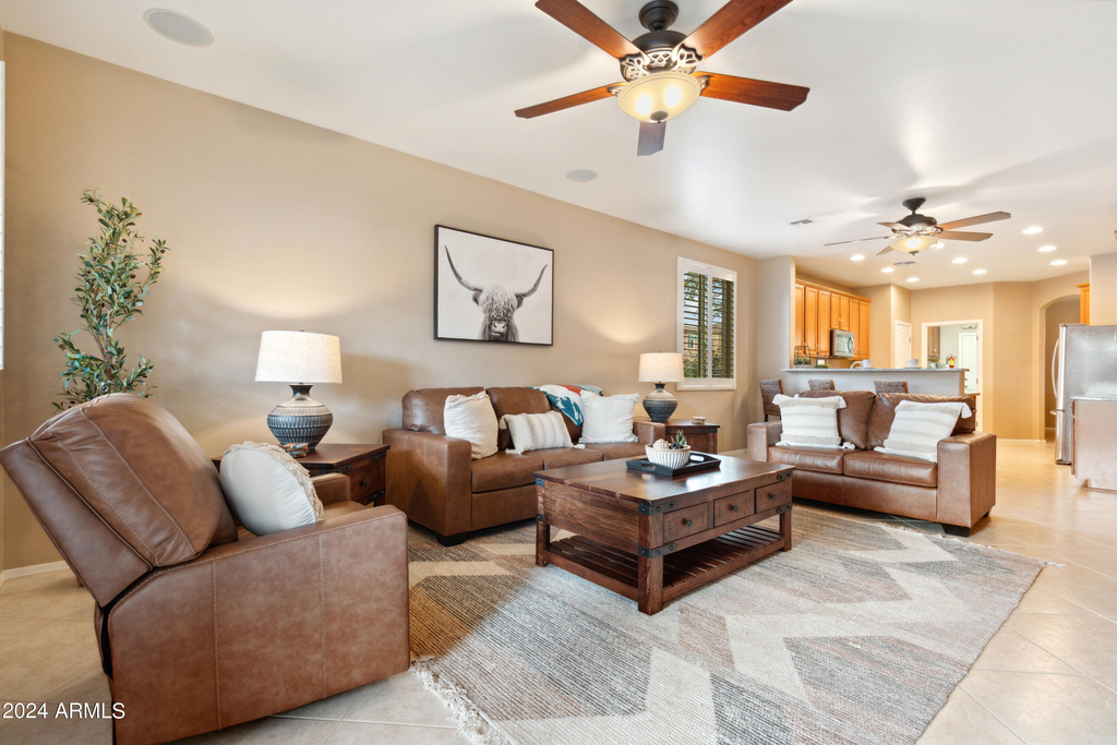 312 S 172nd Drive - Photo 3