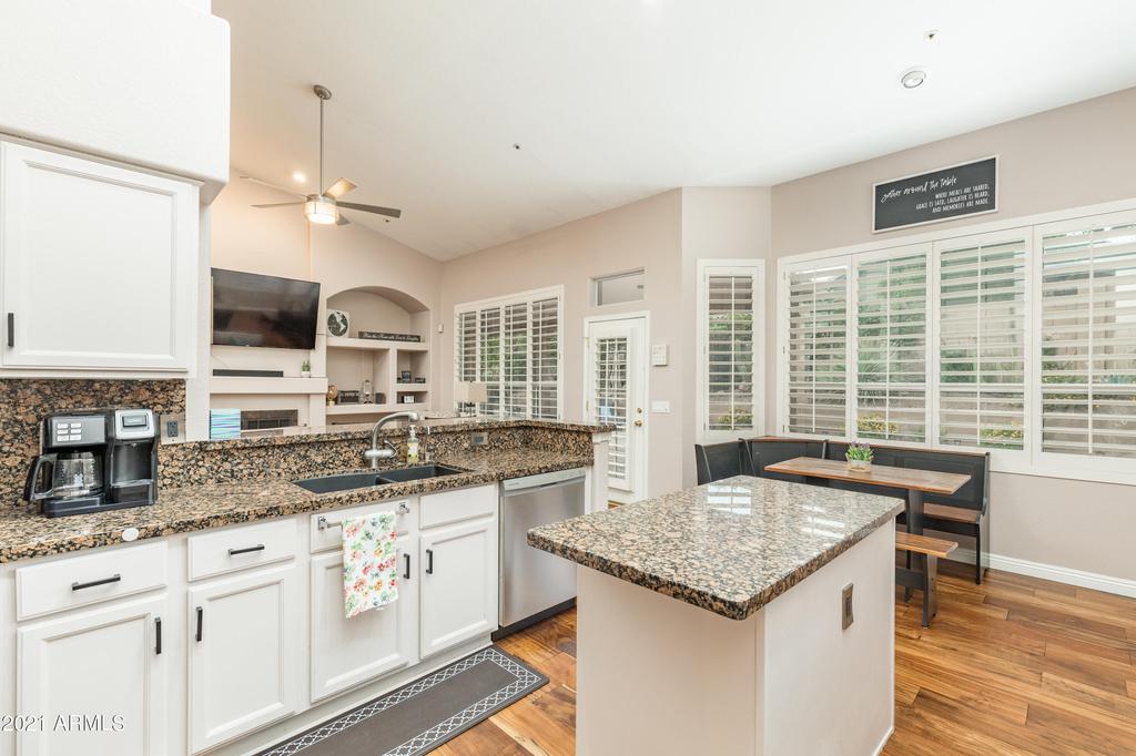 11160 E Greythorn Drive - Photo 12