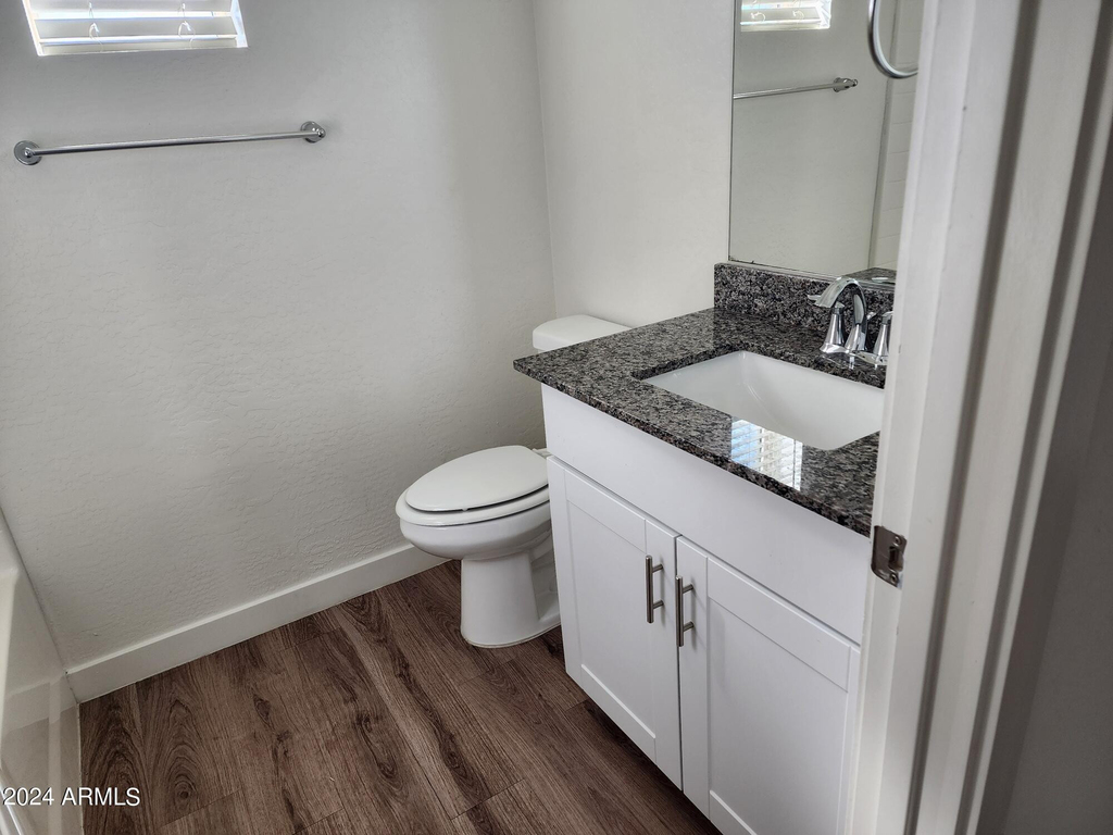 9652 E Hampton Avenue - Photo 5