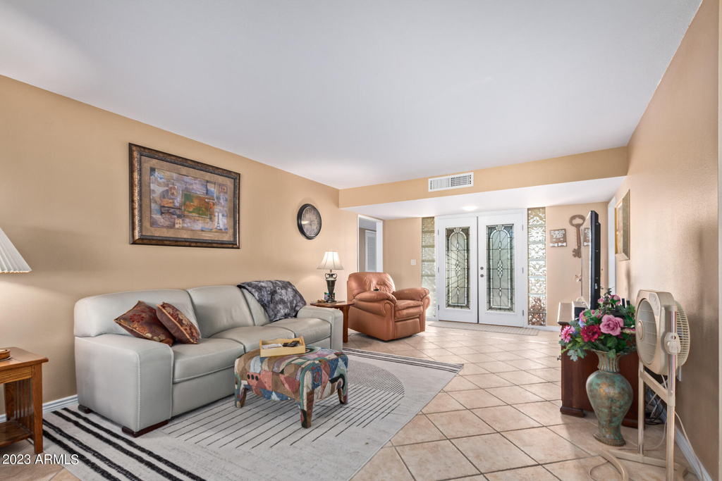 11002 W Pleasant Valley Road - Photo 9