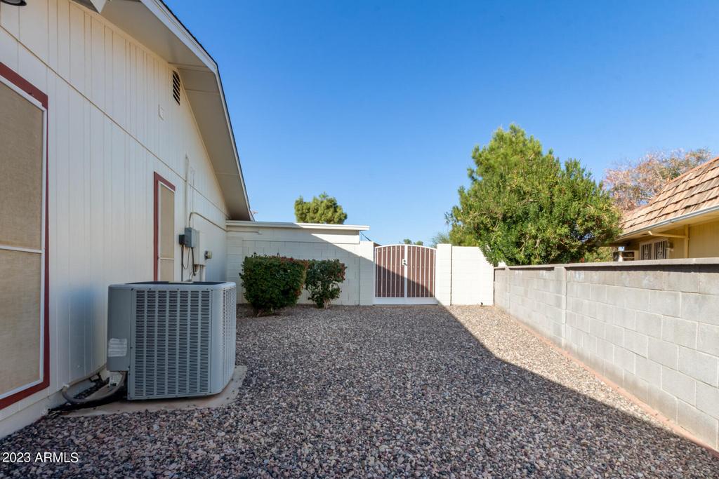 11002 W Pleasant Valley Road - Photo 49