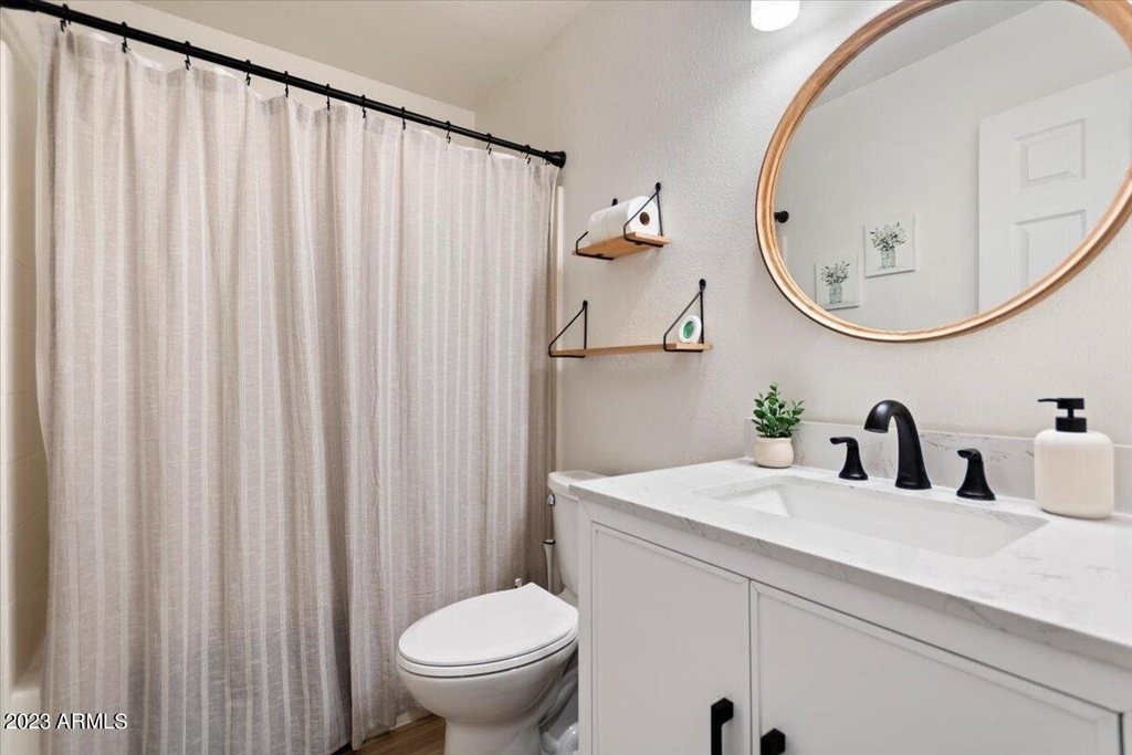 1017 E Maryland Avenue - Photo 17
