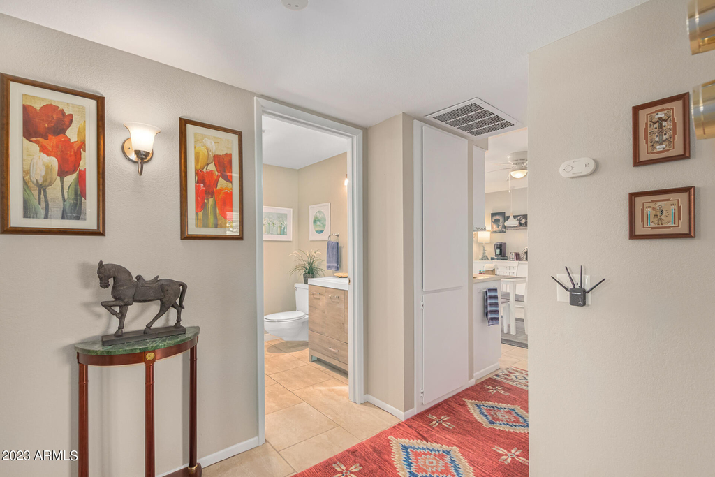 10146 W Sombrero Circle - Photo 2