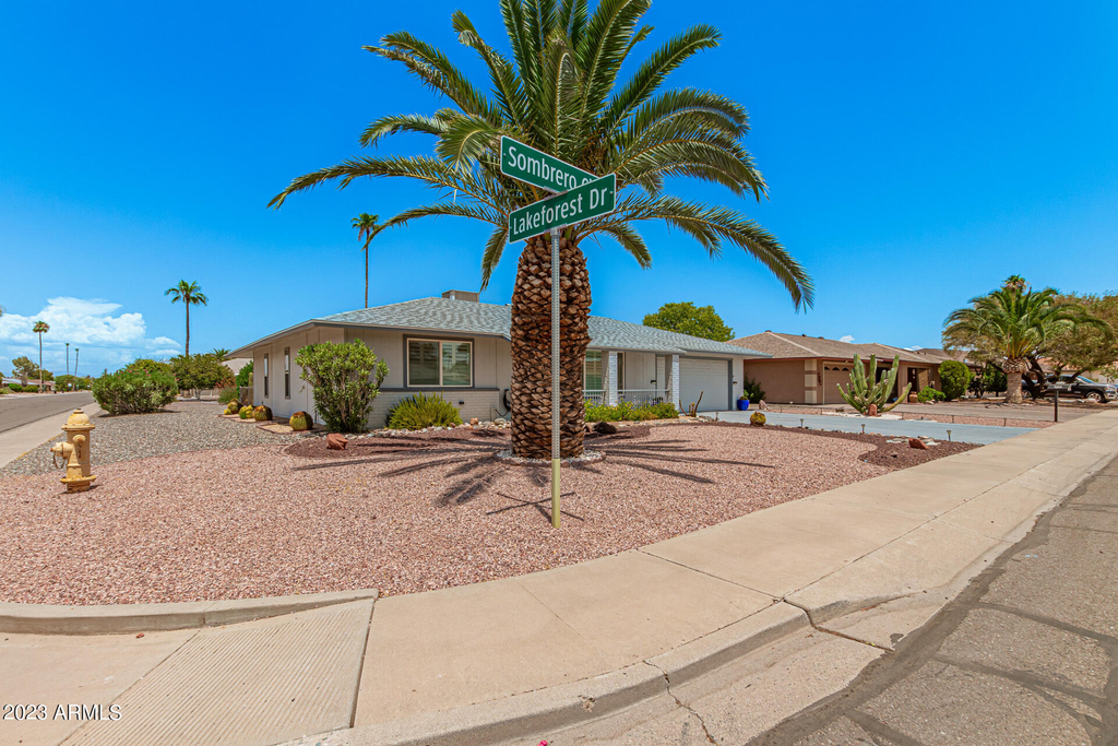 10146 W Sombrero Circle - Photo 0
