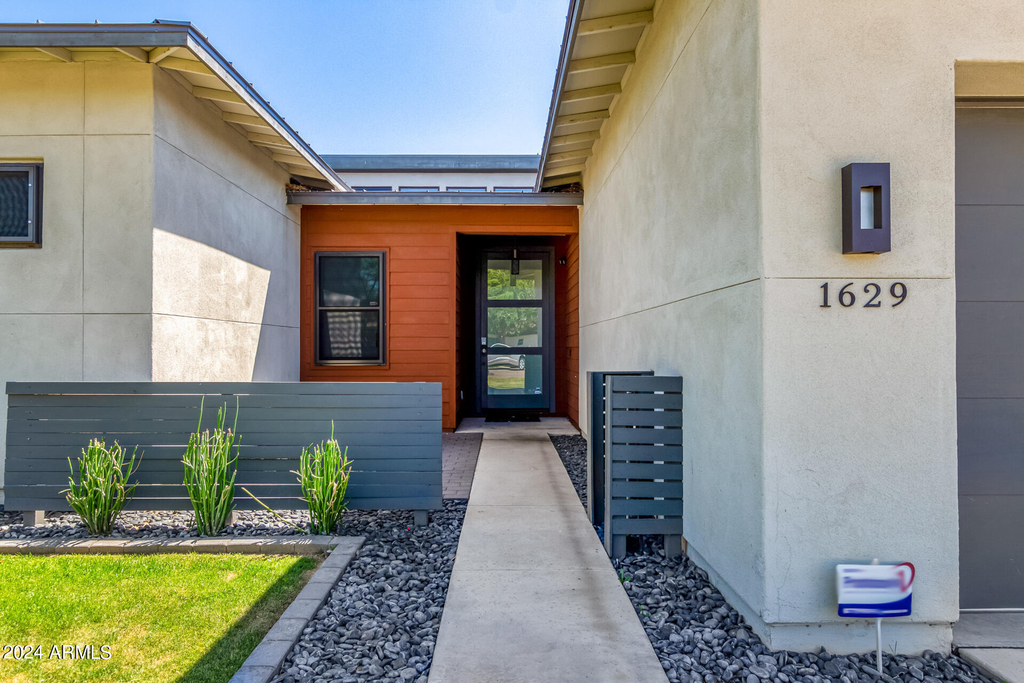 1629 E Montebello Avenue - Photo 87