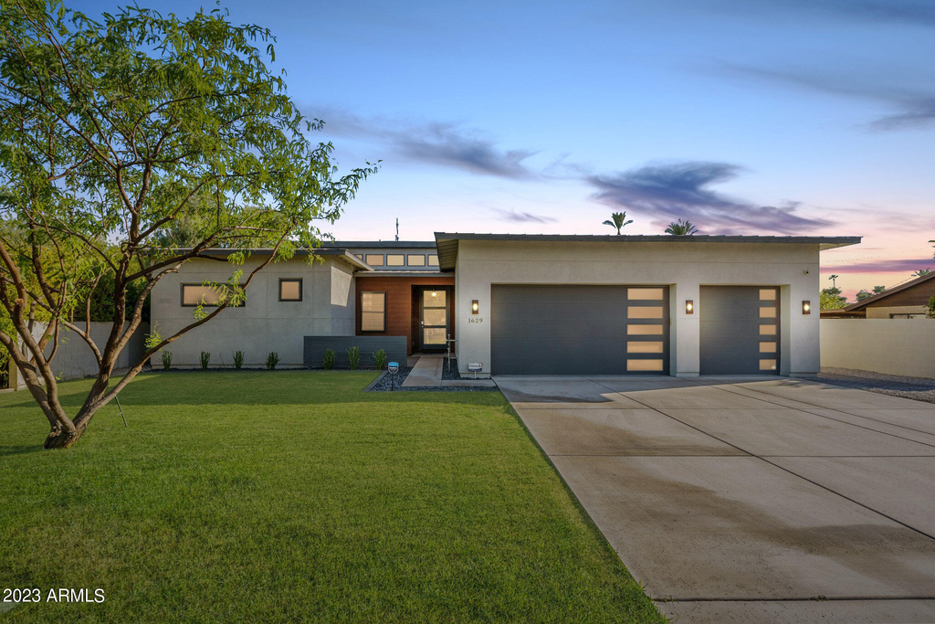 1629 E Montebello Avenue - Photo 65
