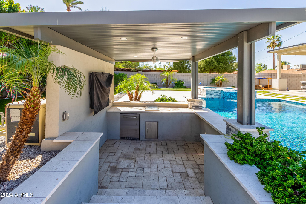 1629 E Montebello Avenue - Photo 66