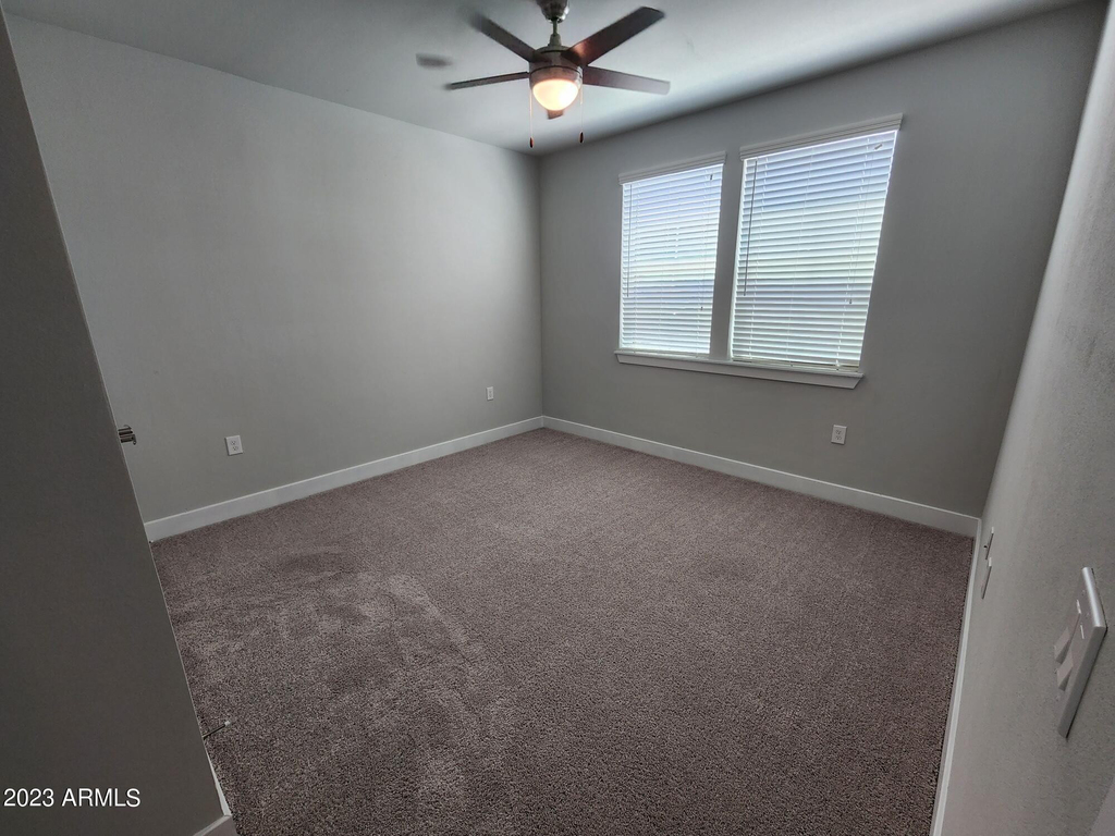7460 N Zanjero Boulevard - Photo 9
