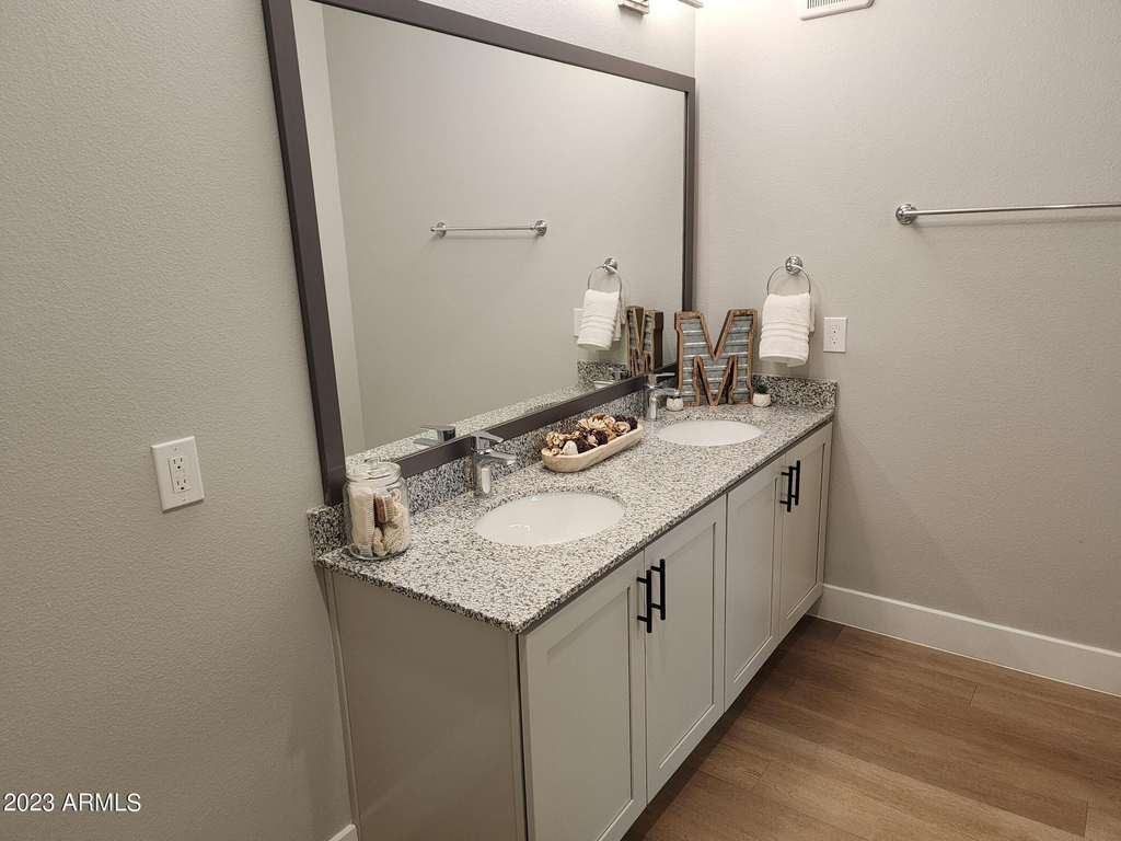 7460 N Zanjero Boulevard - Photo 5