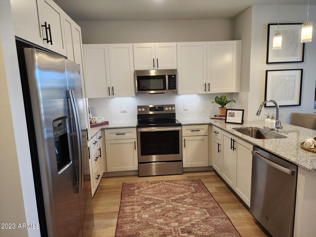 7460 N Zanjero Boulevard - Photo 2