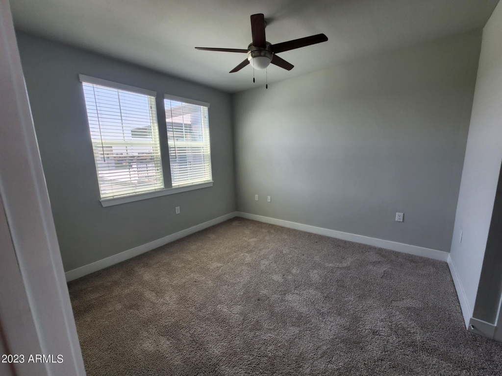 7460 N Zanjero Boulevard - Photo 4