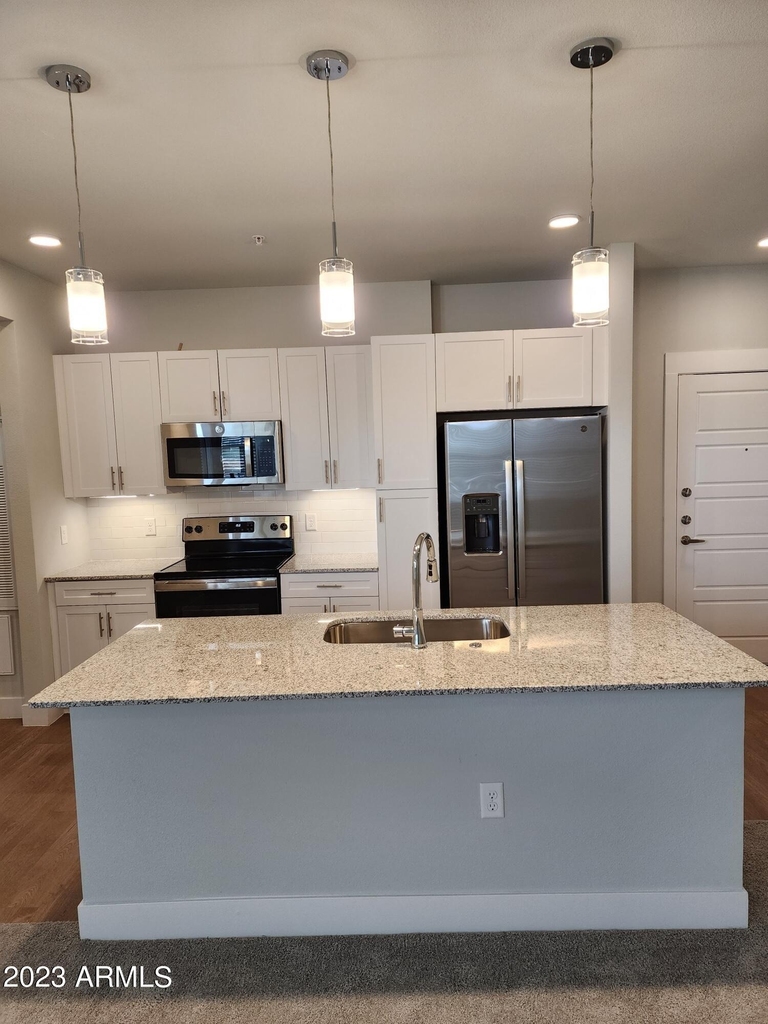 10529 E Hampton Avenue - Photo 1