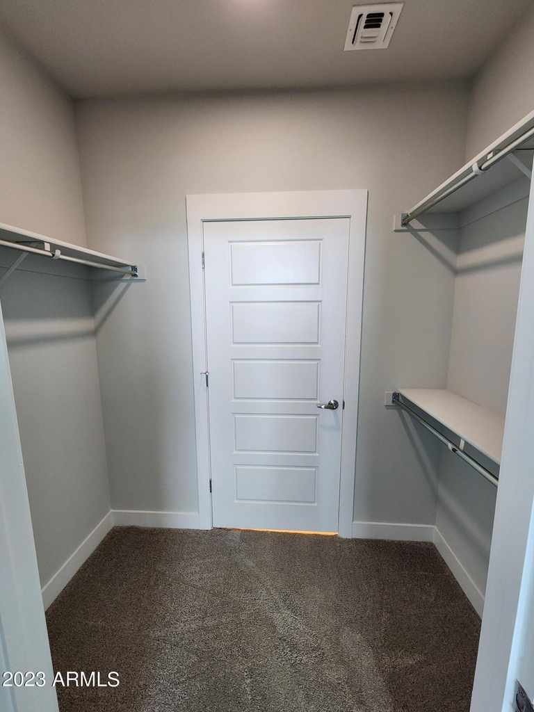 10529 E Hampton Avenue - Photo 5