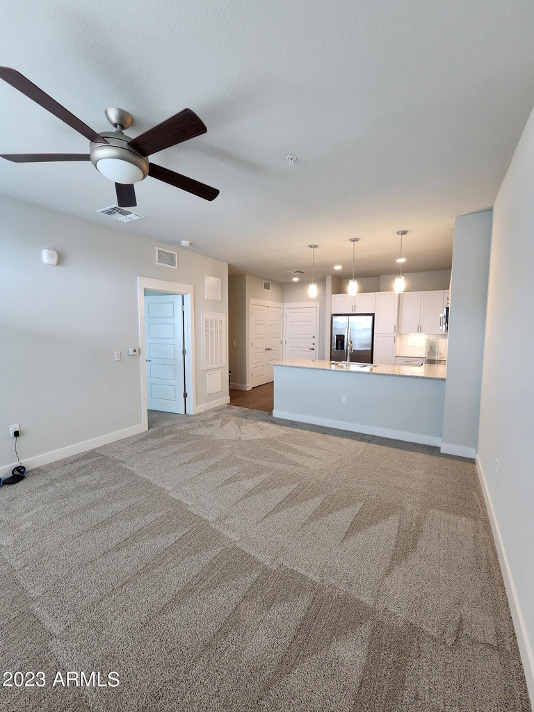 10529 E Hampton Avenue - Photo 3