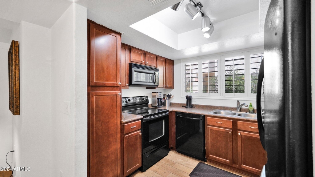 9990 N Scottsdale Road - Photo 10