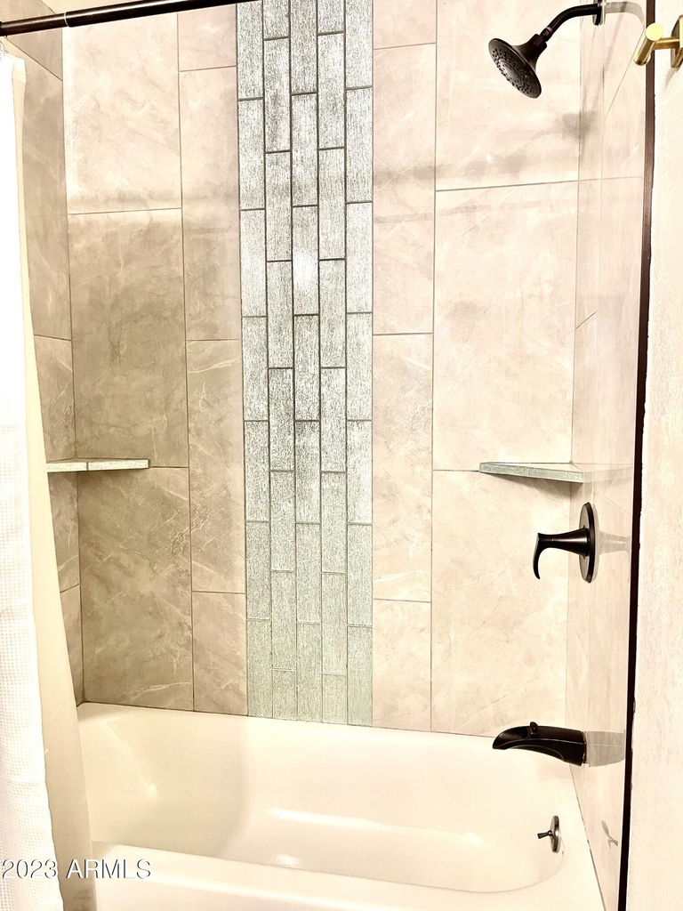 9040 E Winchcomb Drive - Photo 11