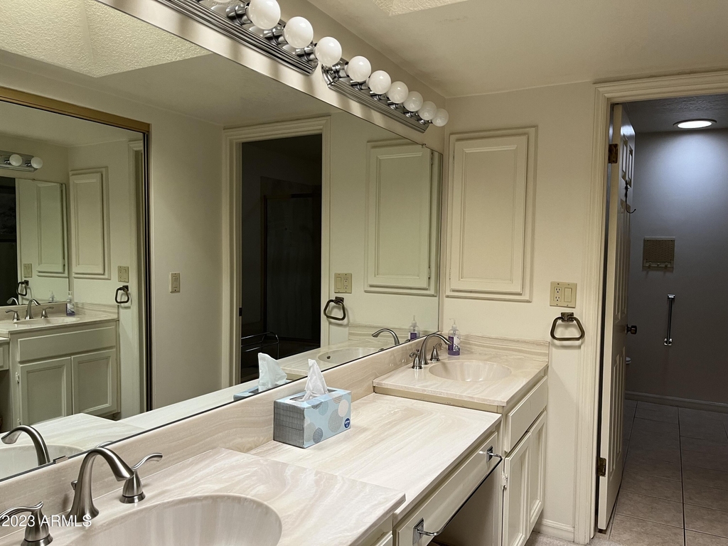 8508 N 84th Street - Photo 12