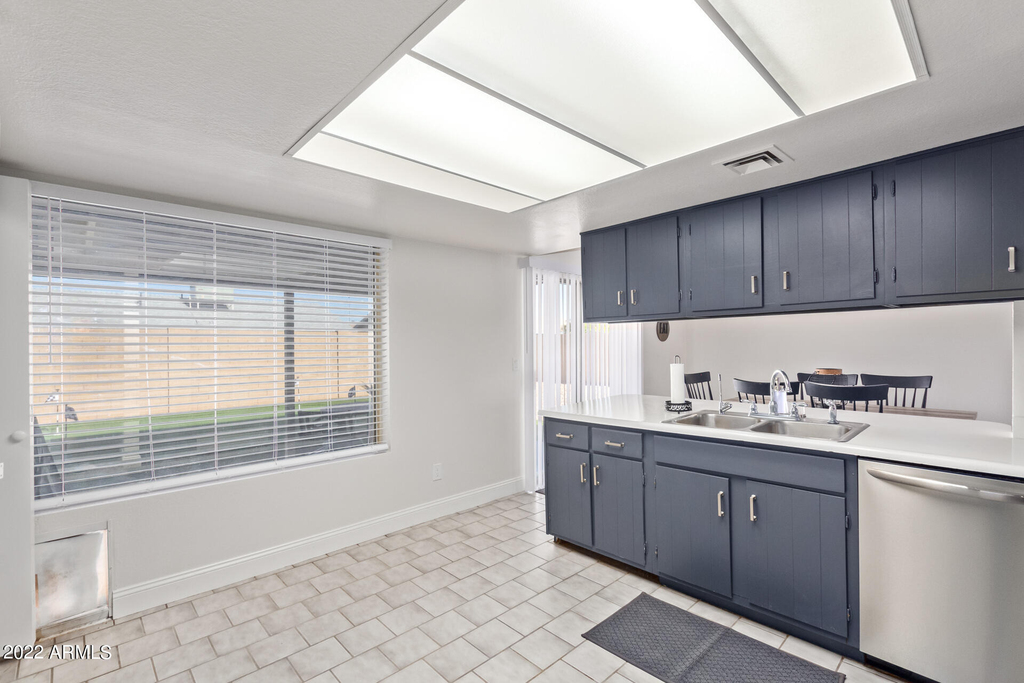 114 W Hunter Street - Photo 19