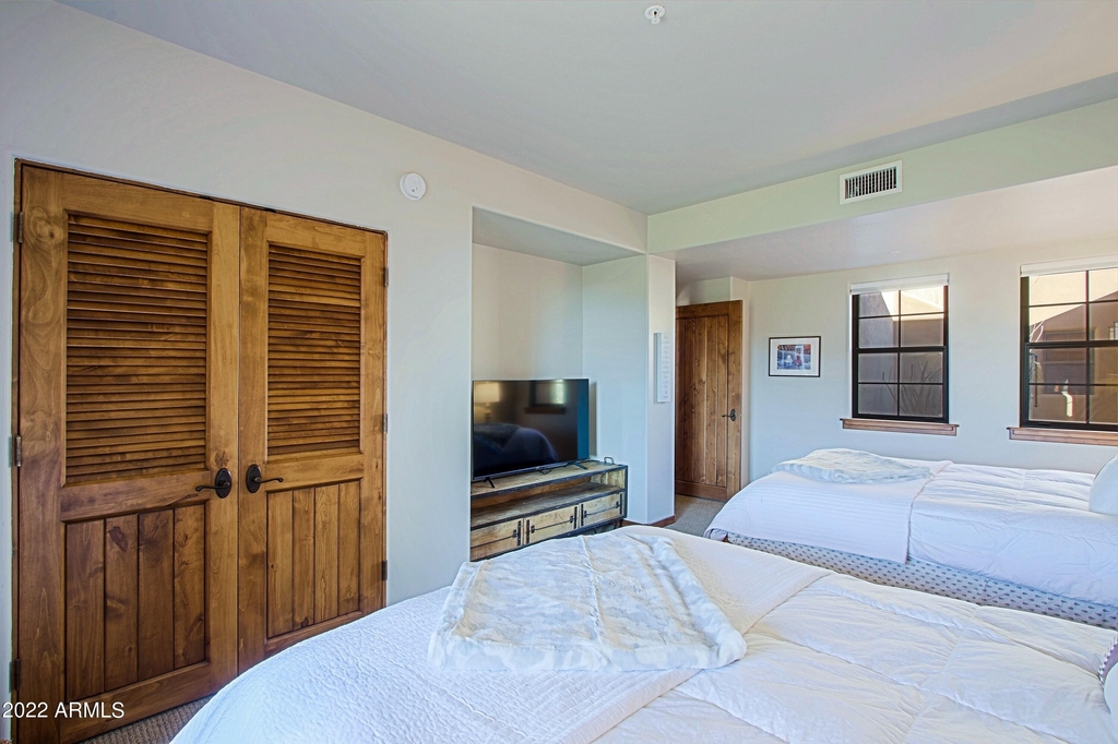 36601 N Mule Train Road - Photo 34