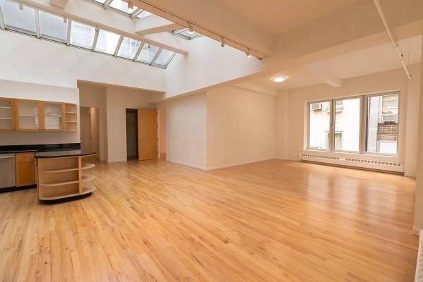 80 Nassau Street - Photo 1