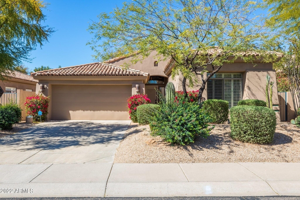 8184 E Beardsley Road - Photo 0