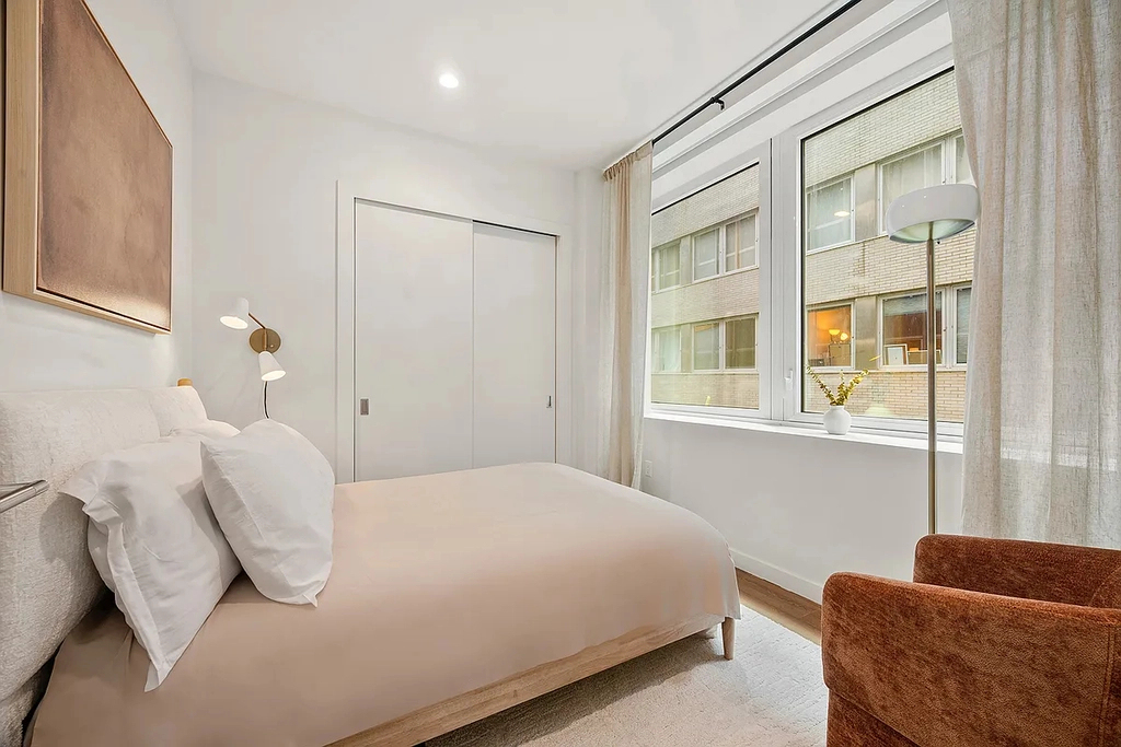 180 Pearl Street - Photo 3