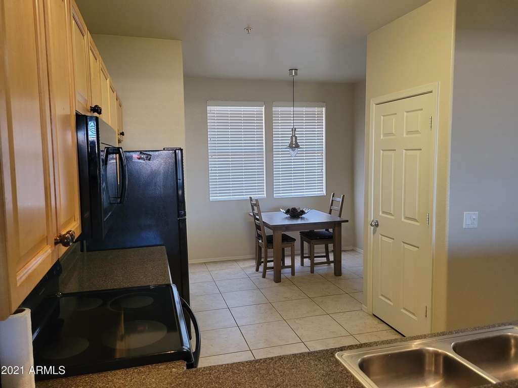 19777 N 76th Street - Photo 3