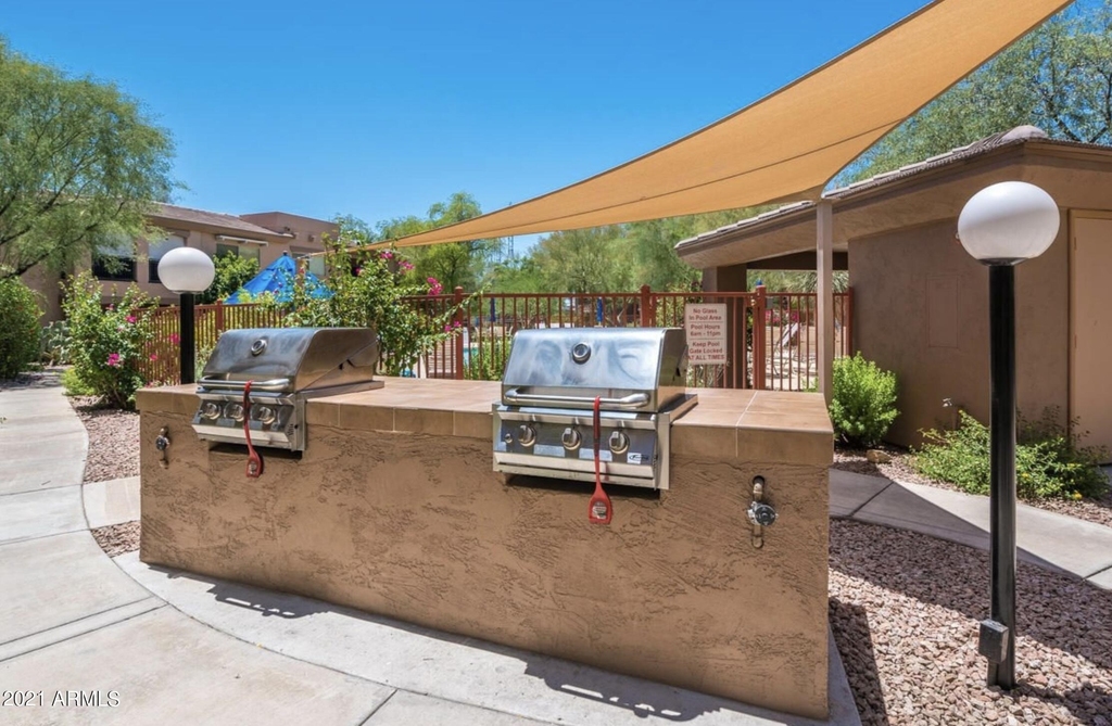 16801 N 94th Street - Photo 11