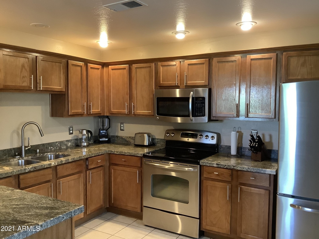 16801 N 94th Street - Photo 6