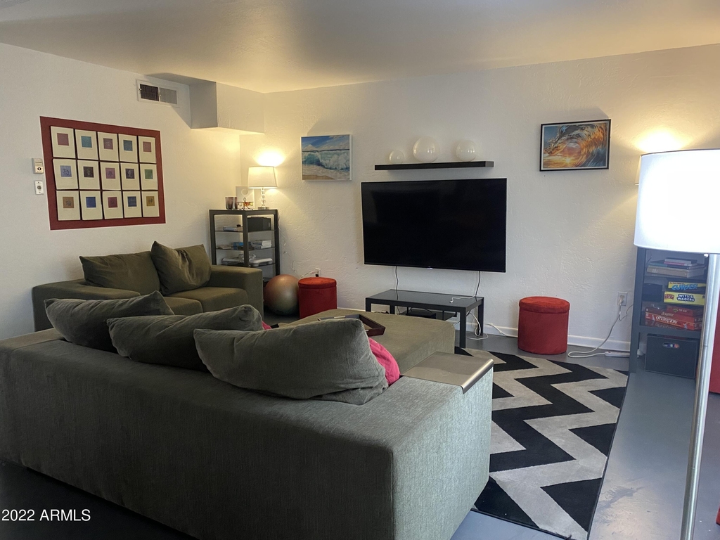 6925 E 4th Street - Photo 4