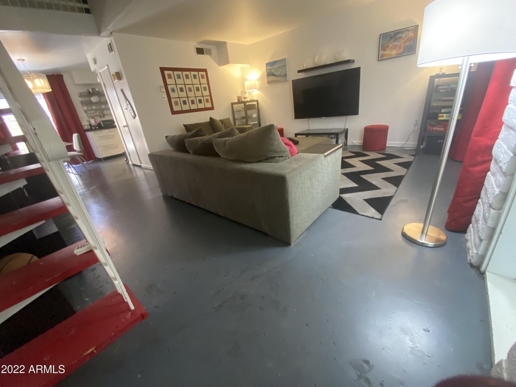 6925 E 4th Street - Photo 6