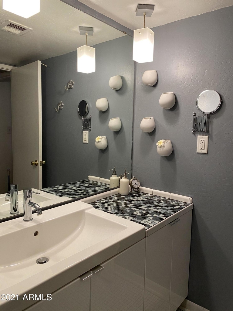 6925 E 4th Street - Photo 35