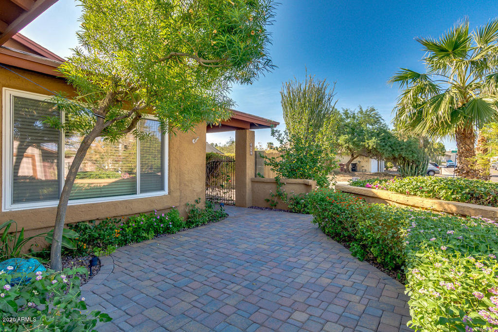 924 N 86th Way - Photo 1