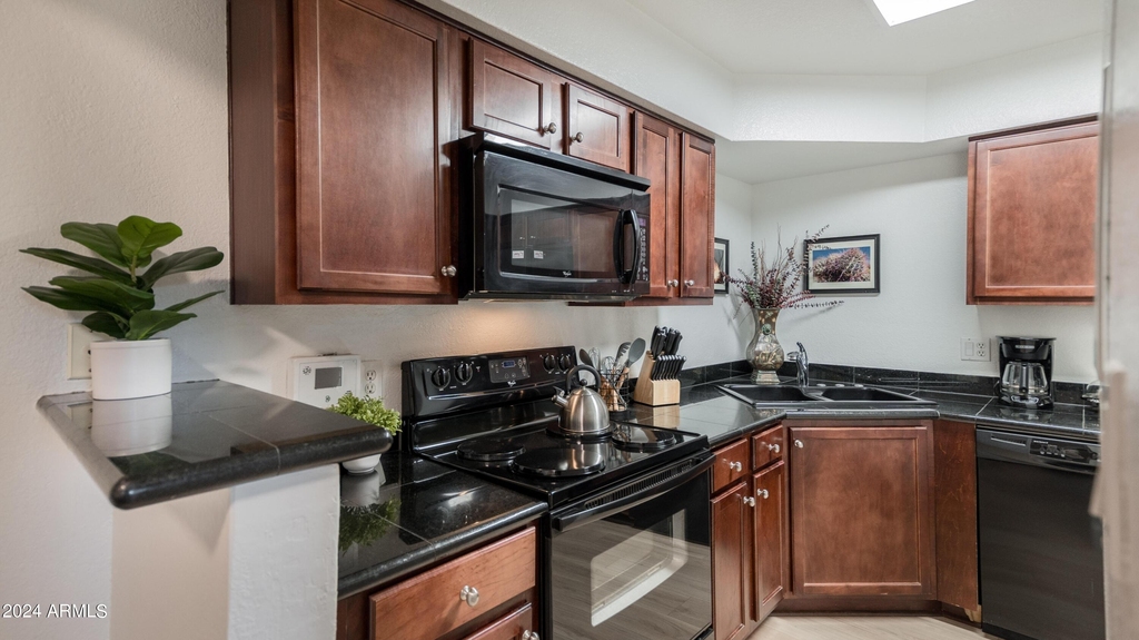 8787 E Mountain View Road - Photo 7