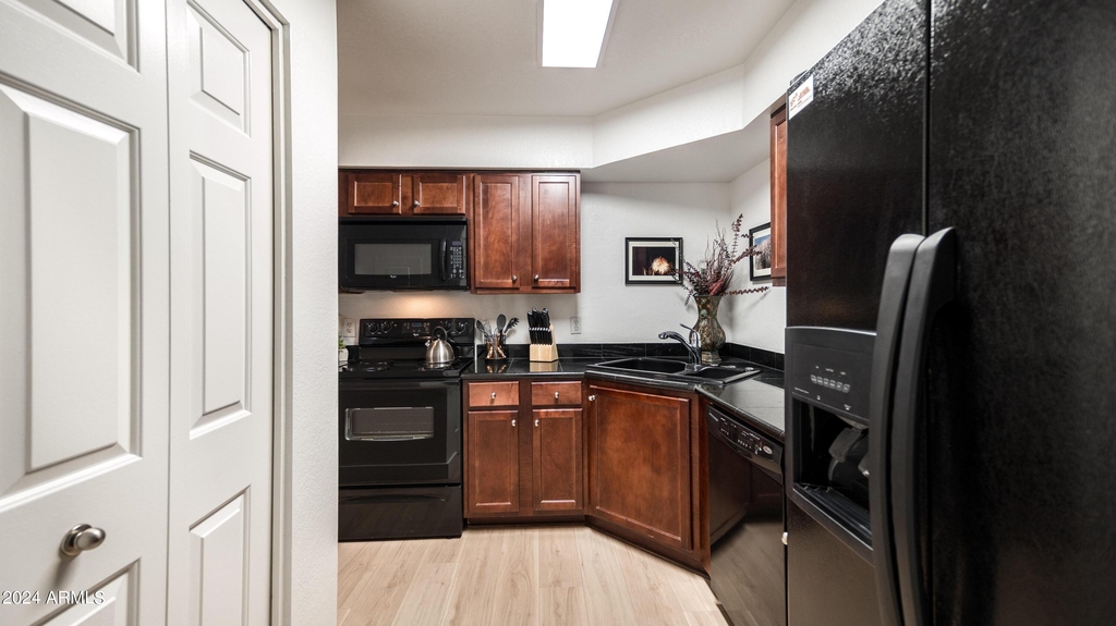 8787 E Mountain View Road - Photo 9