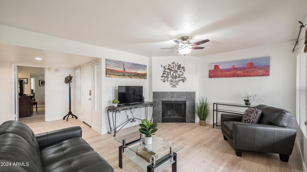 8787 E Mountain View Road - Photo 4