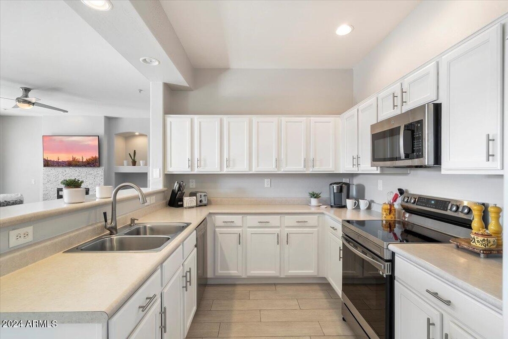 19550 N Grayhawk Drive - Photo 8