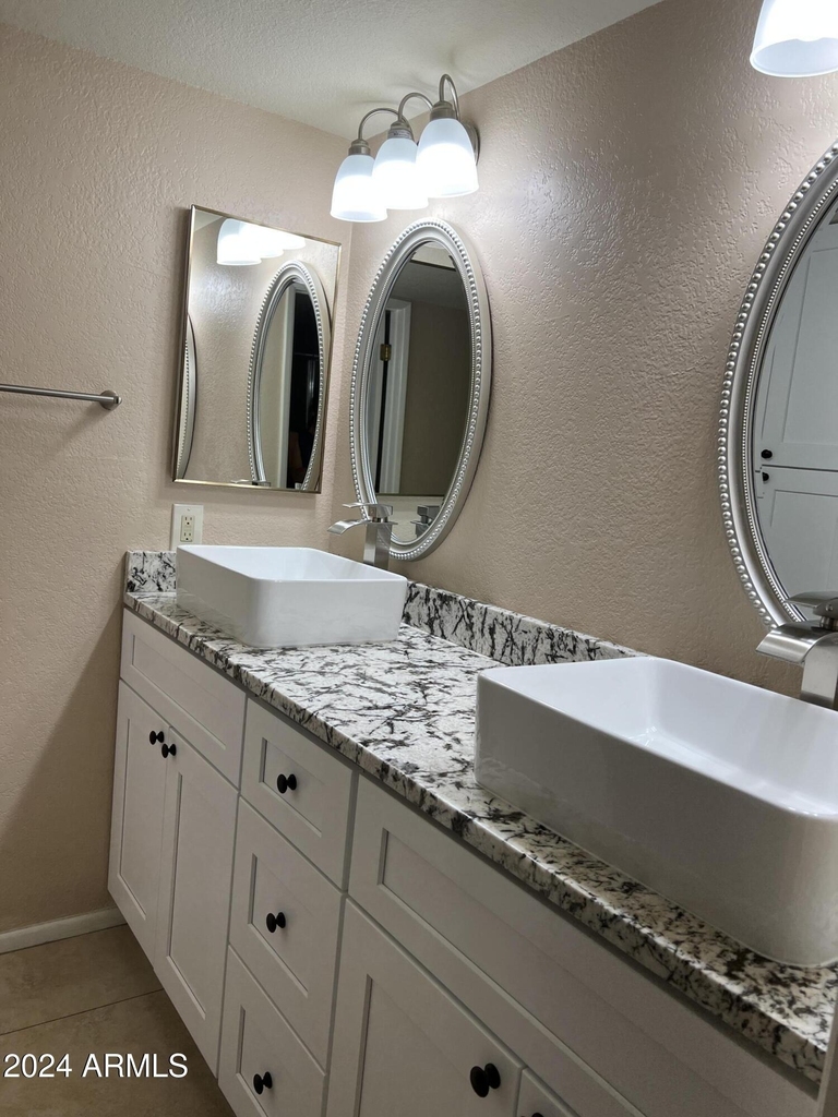 12212 N Paradise Village Parkway S - Photo 11