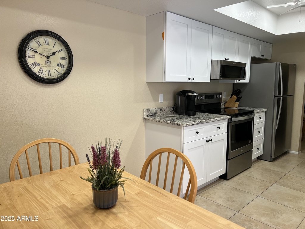 12212 N Paradise Village Parkway S - Photo 4
